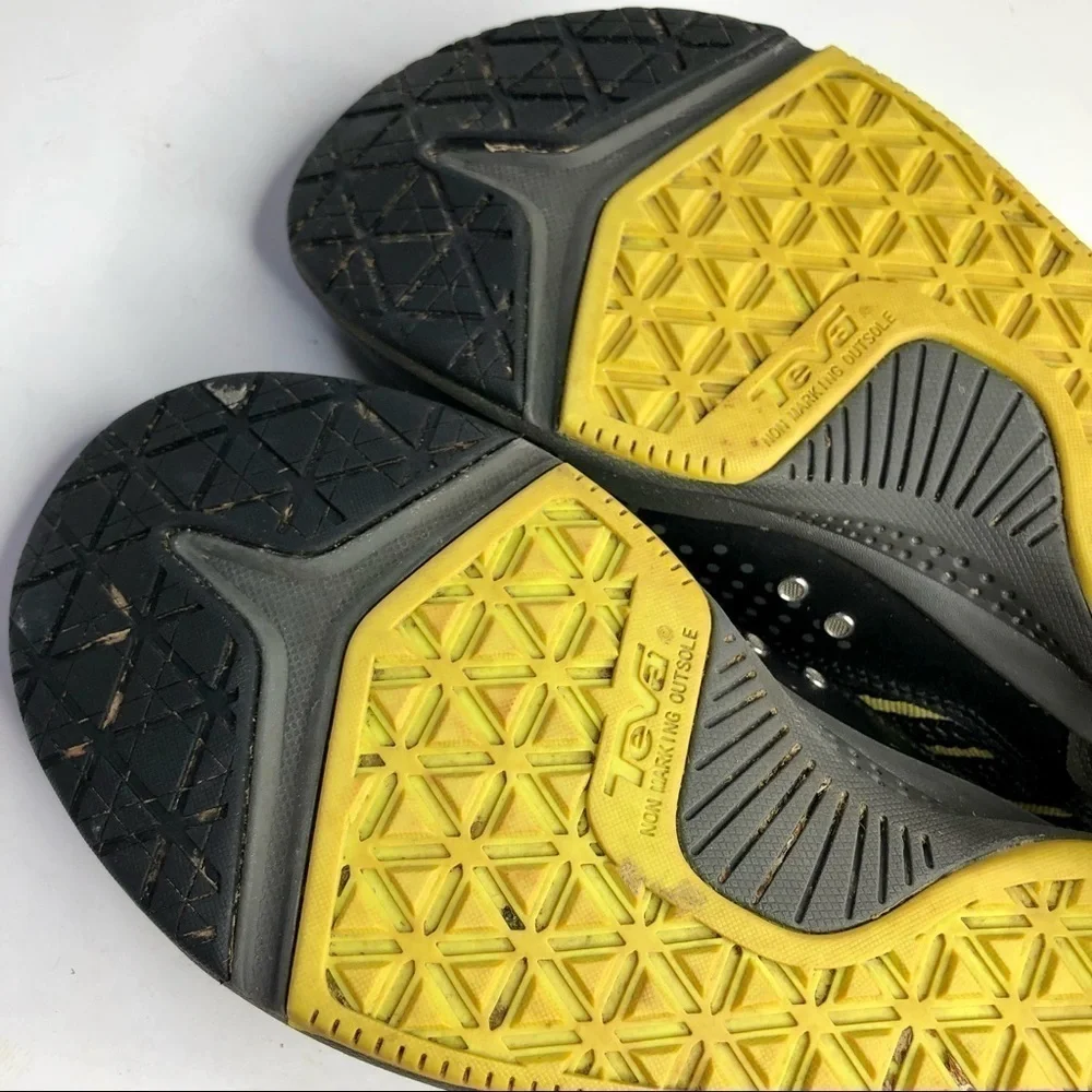 Teva Scamper water trail shoes black grey yellow, boys size 7 (women’s 8.5)
